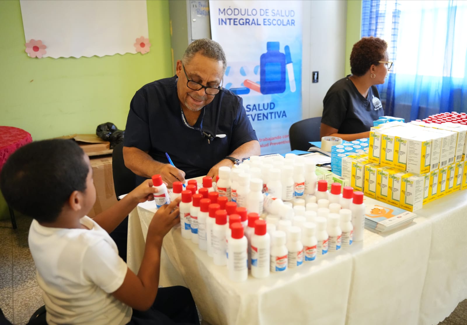 INABIE lleva Ruta del Bienestar a varias provincias del país y atiende a más de 10 mil estudiantes en salud visual, auditiva y preventiva